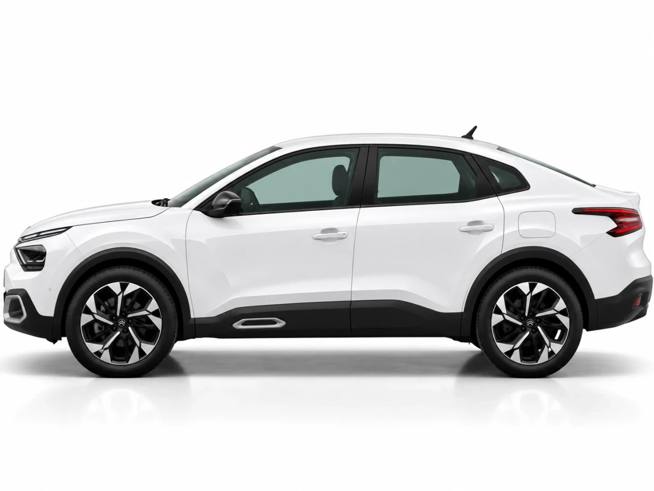 Citroen C4 X yan görünüm